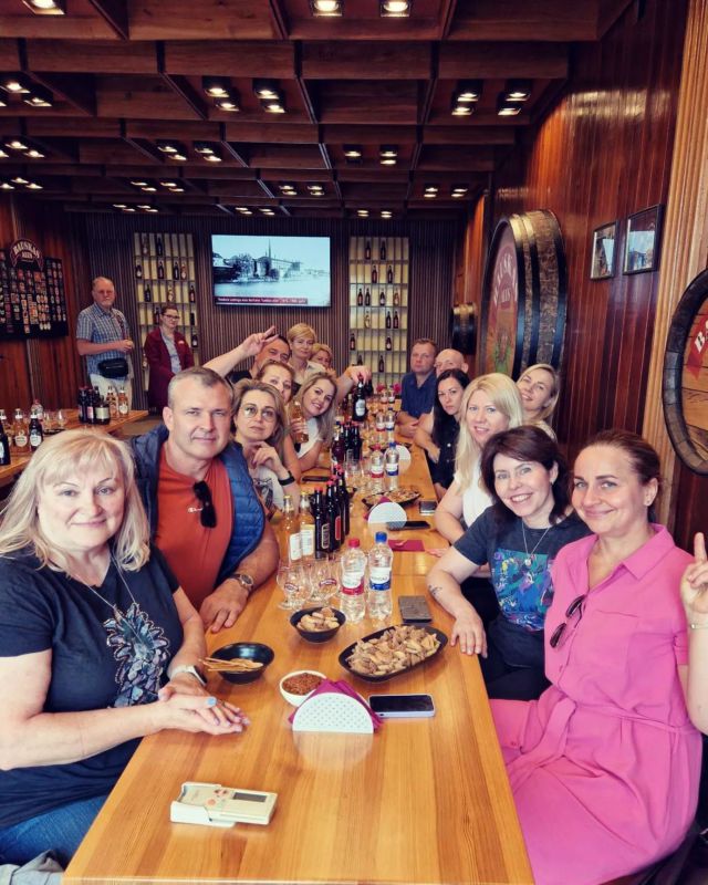 Teambuilding moments! We had a great time on weekend in Gourmet Latvia😏👌We tasted cheese, beer, wine, shiitake mushrooms and spent a great time all together! 💥😎

#teambuilding#latvia#actiofarmateam#greattimetogether#companyculture
